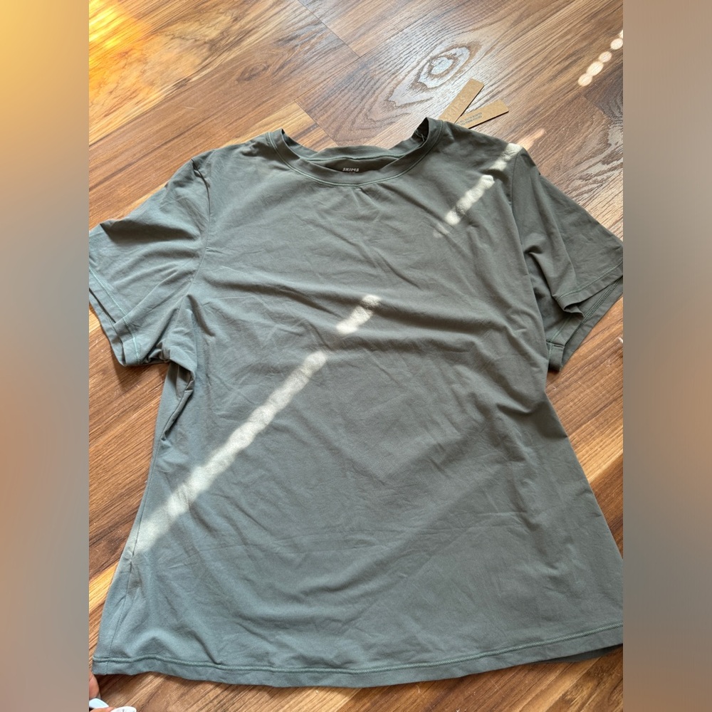 SKIMS tee in gray size XL